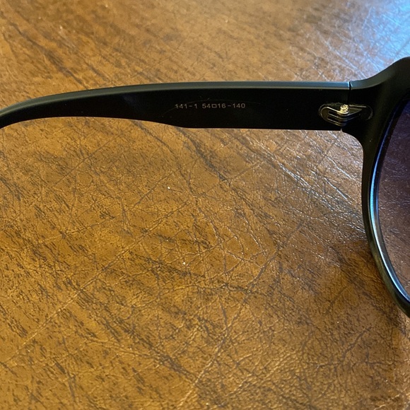 Women’s Black Designer Sunglasses - Picture 4 of 6